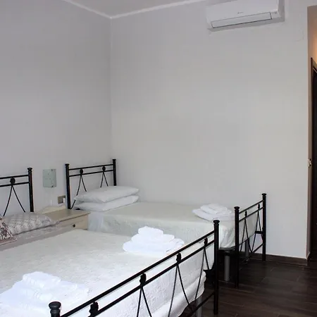 Rosada B&B 팔리누로